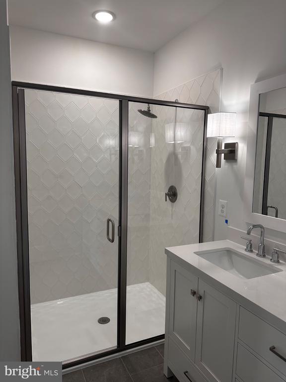 Building Photo - 2504 W Peninsula Dr