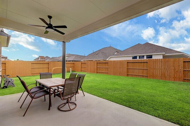 Building Photo - 142 Sunray Creek Dr