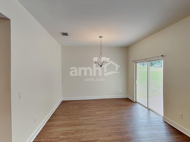 Building Photo - 233 Crestrun Loop