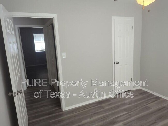 Building Photo - 6604 Scrub Oak Ln