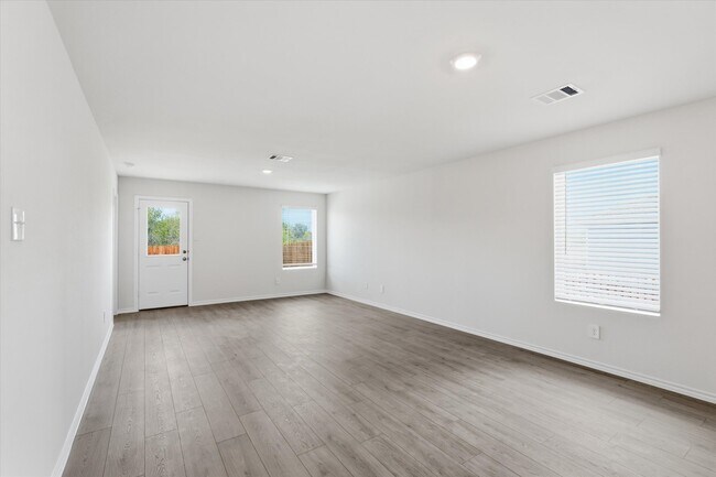 Building Photo - 1141 Northfield Dr