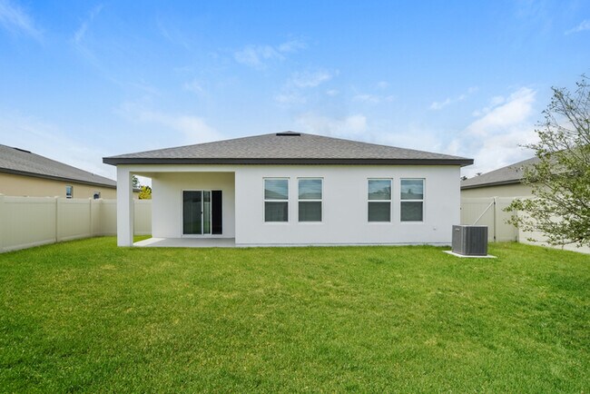 Building Photo - 2832 Granville Dr