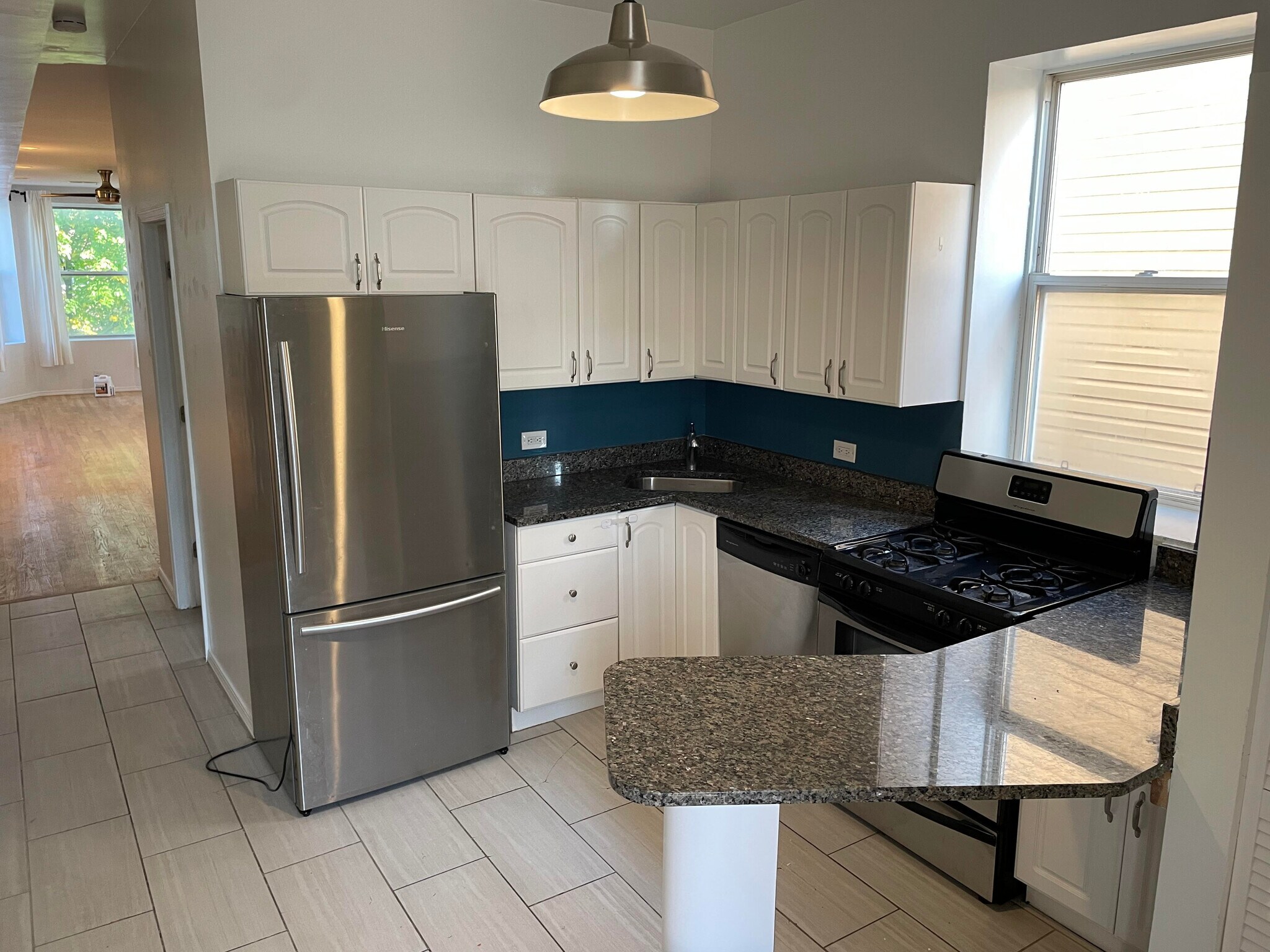 Kitchen - 1452 N Talman Ave