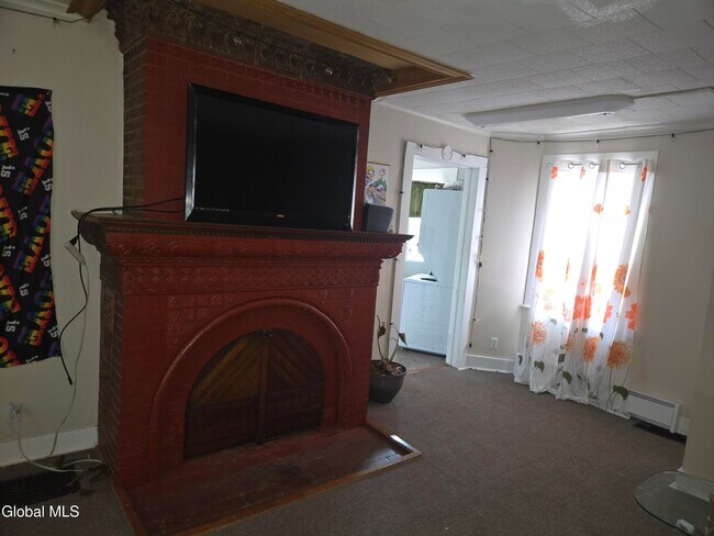 Building Photo - 318 Ridge St