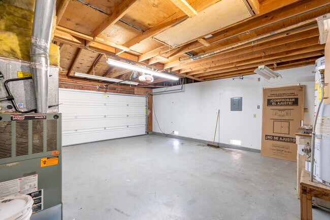 Building Photo - Coming Soon! 3 Bedroom Home in Great Gilroy Location!