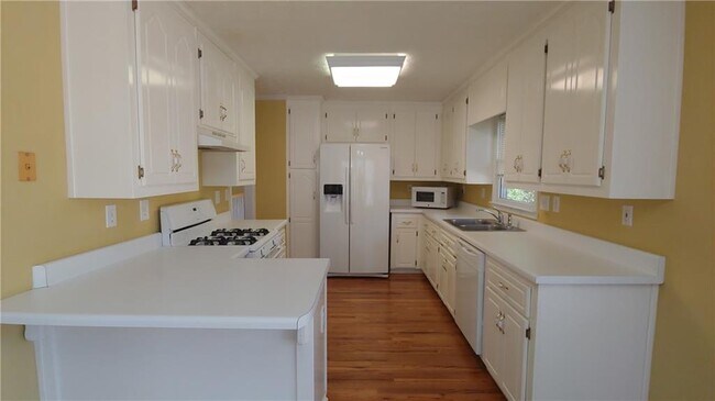 Building Photo - 4948 Pippin Dr NW