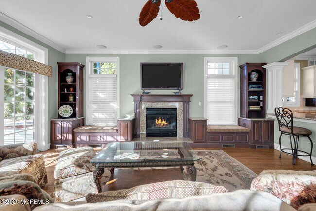 Building Photo - 412 Chicago Blvd