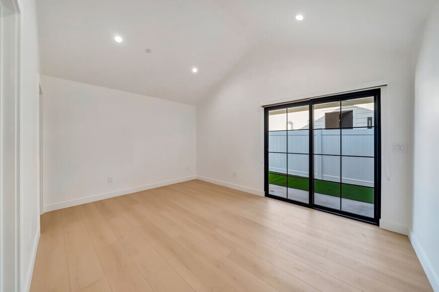 Building Photo - 15741 Valerio St