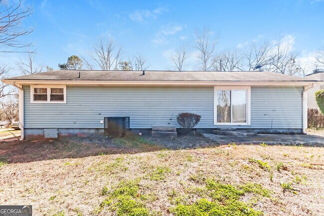Building Photo - 429 Azalea Dr