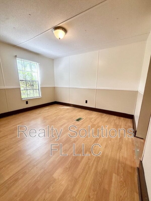 Building Photo - 15518 Lake Apopka Rd