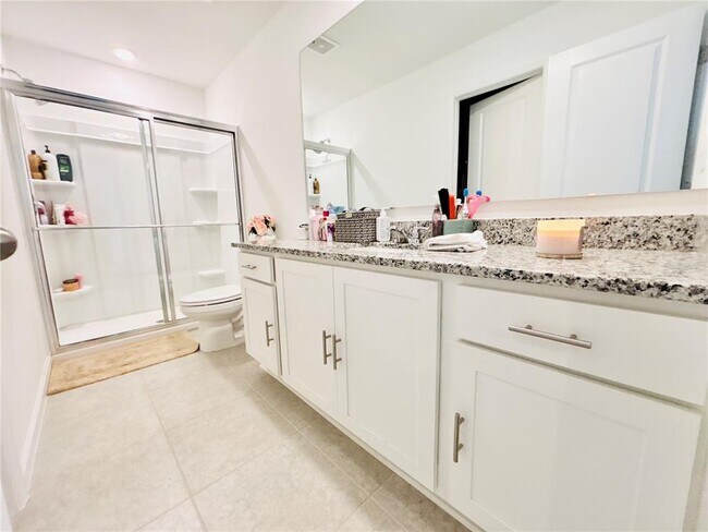 Building Photo - 2532 Peony Pl