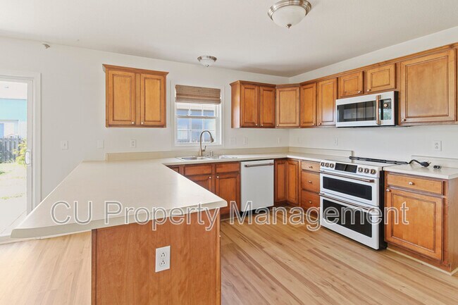 Building Photo - 819 Bluegrass Ln