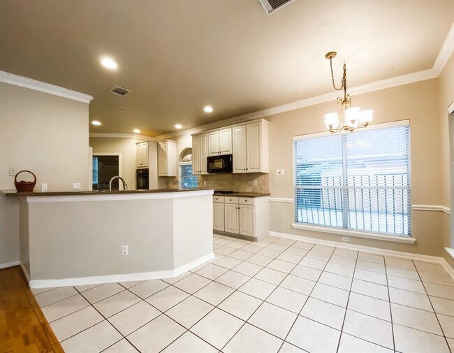 Building Photo - 13030 Mossy Ridge Cove