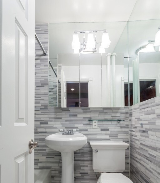 Building Photo - 380 E 10th St