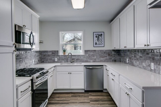 Building Photo - Beautifully Renovated Historic Home with a Large Backyard!