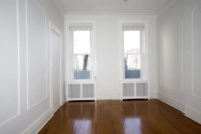 Building Photo - 1234 Park Ave