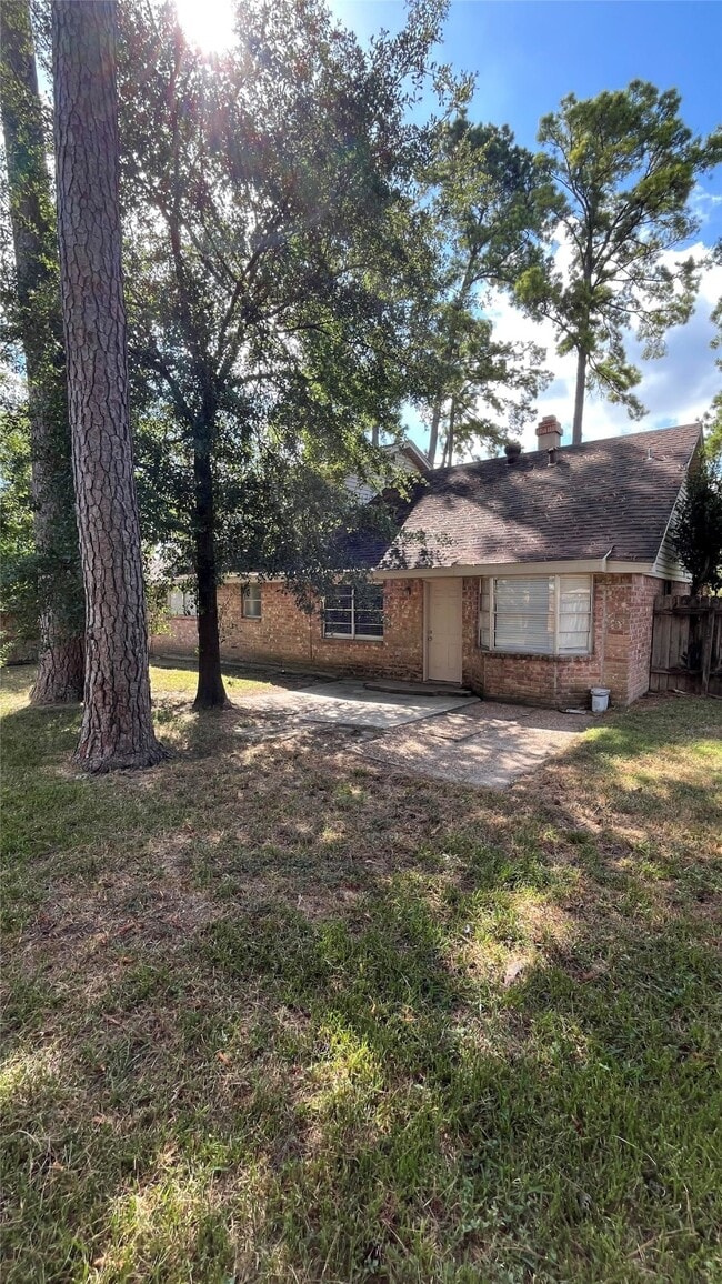 Building Photo - 2811 Wood River Rd