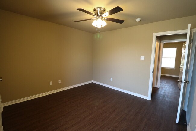 Building Photo - 3009 Breton St