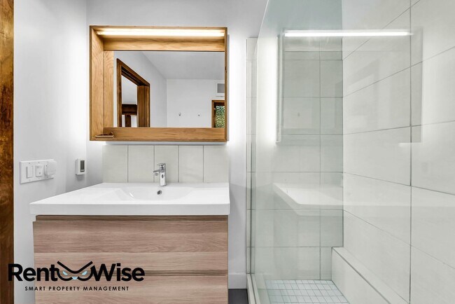 Building Photo - 130-136-136 Mullen Ave