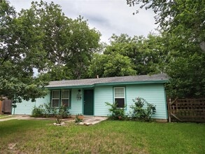 Building Photo - 3207 Locke Ln