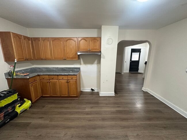 Building Photo - 1024-1026 Waverly St