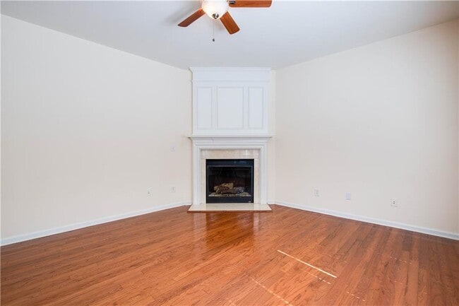Building Photo - 2565 Vistoria Dr