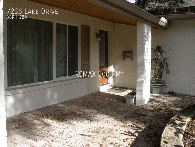 Building Photo - 7235 Lake Dr