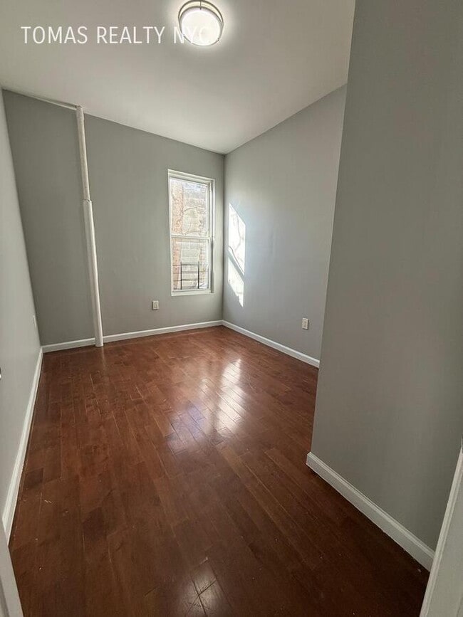 Building Photo - 2106 Arthur Ave