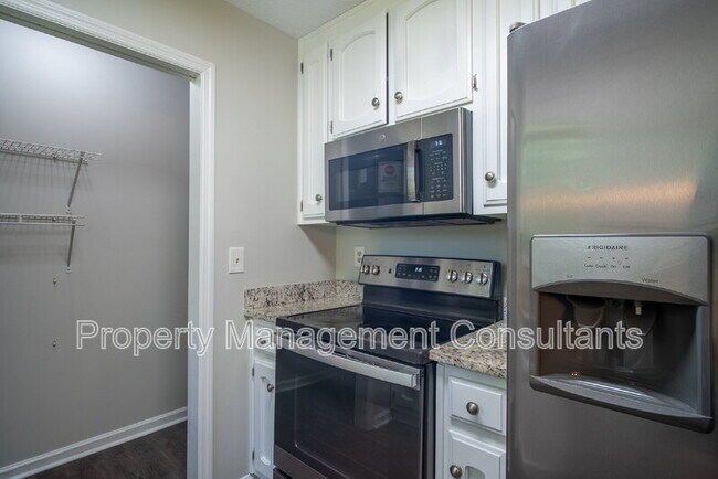 Building Photo - 107 Ann Bradley Dr