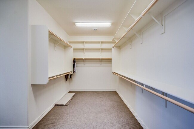 Building Photo - 4529 E Vista Bonita Dr