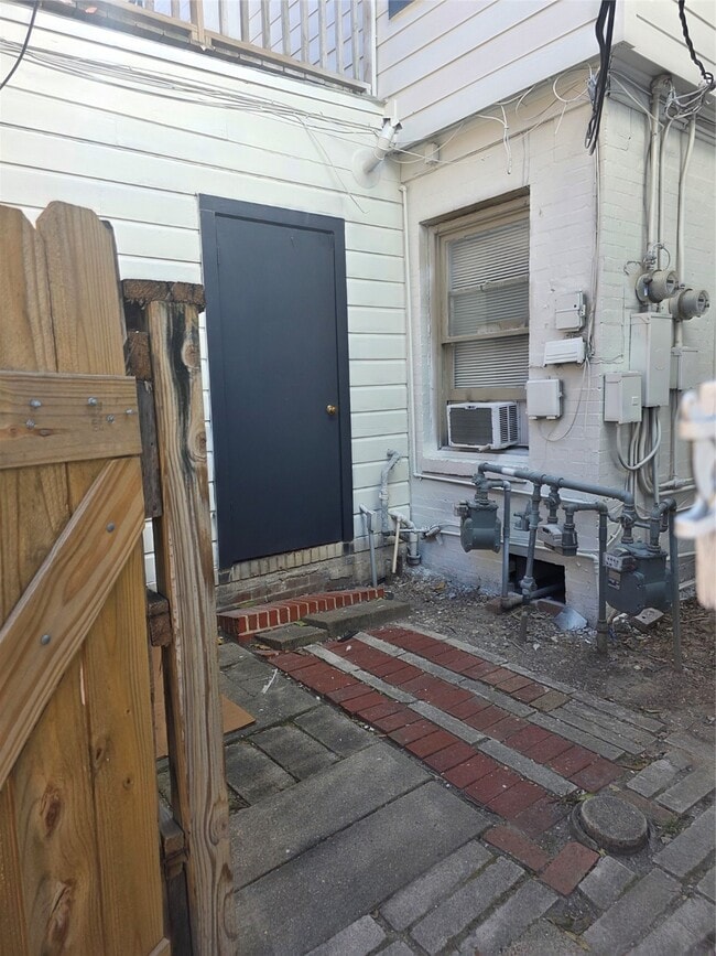 Building Photo - 3817 S Shepherd Dr