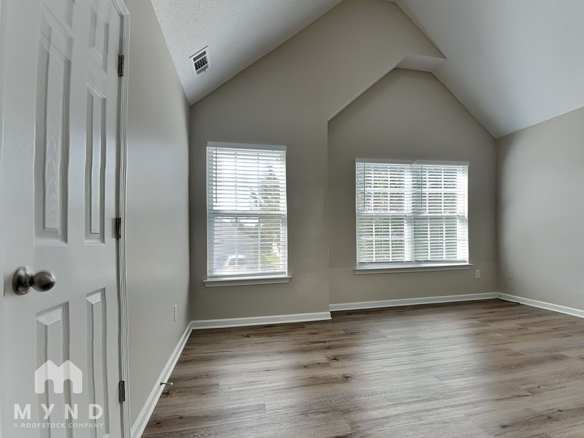 Building Photo - 1010 Rolling Meadows Rd