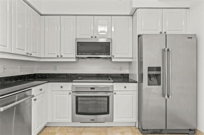 Building Photo - 703 Crandon Blvd