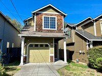 Building Photo - 9247 N Macrum Ave