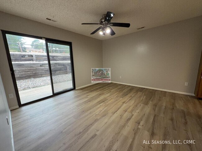 Building Photo - 6987 Gayle Lyn Ln