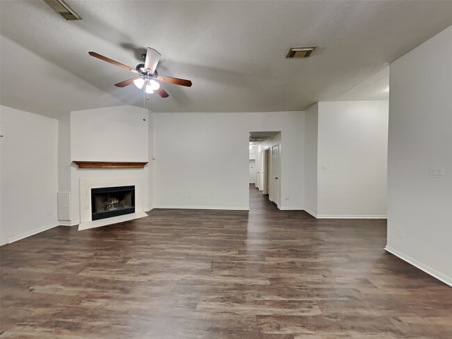 Building Photo - 16306 Jast Dr