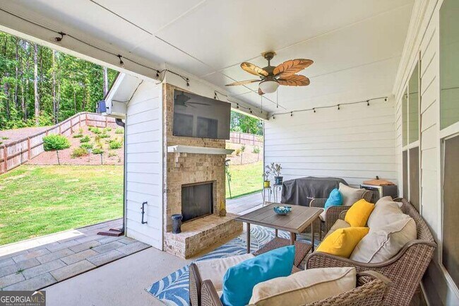 Building Photo - 2121 Charmond Dr