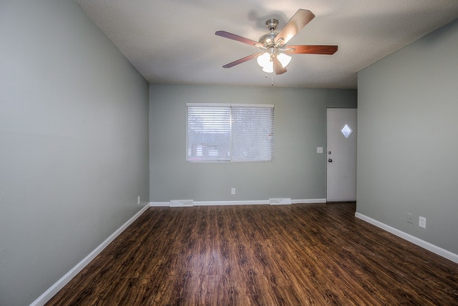 Building Photo - 510 NE Corder St