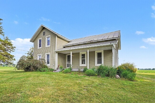 Building Photo - Updated farmhouse with privacy and views