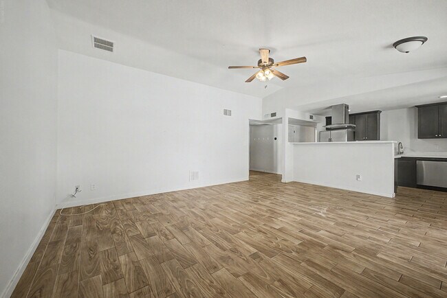 Building Photo - 13608 N 41st Pl