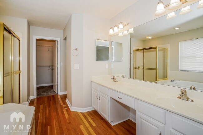 Building Photo - 946 Dianthus Ct