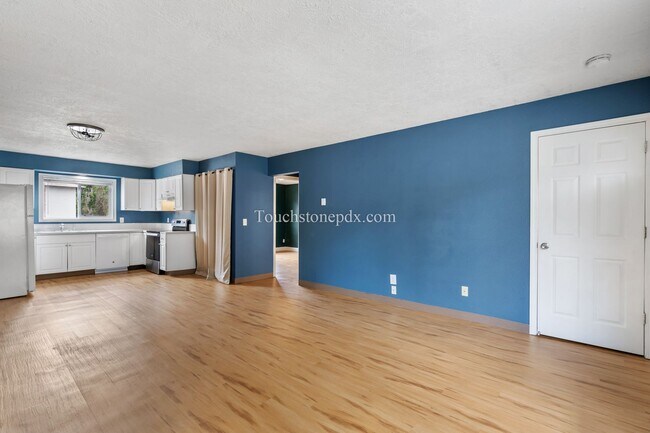 Building Photo - Updated 2 BD | 1 BA in King Arthur Court A...