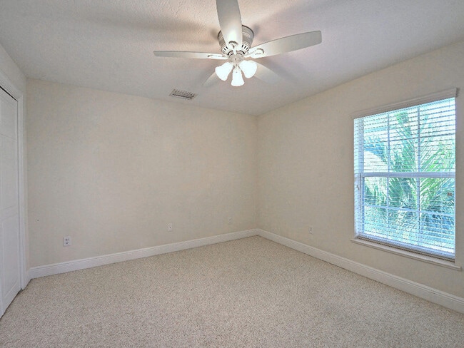 Building Photo - 1645 Baseline Ln