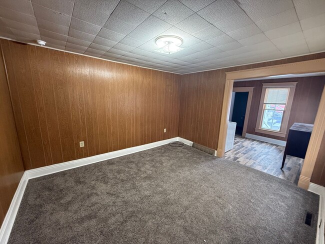 Building Photo - 426 1st St NW