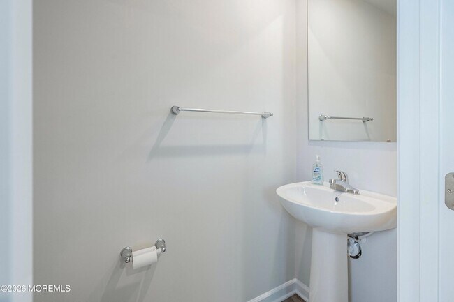 Building Photo - 602 Cyprus Ct