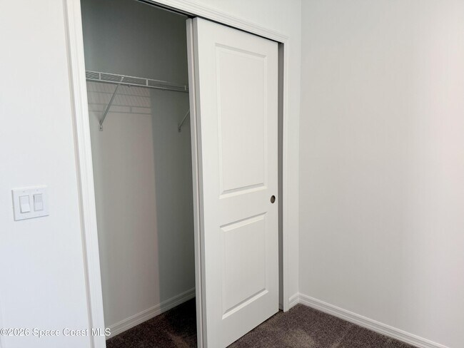 Building Photo - 917 Castleford Ave NE