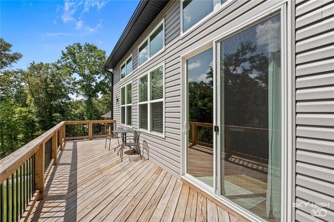 Building Photo - 5 Blandford Ln