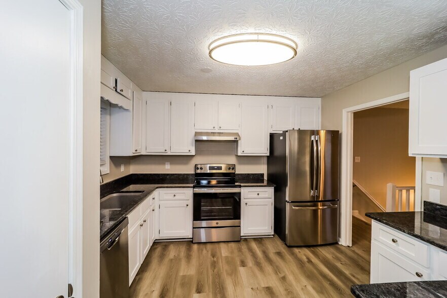 Building Photo - 2920 Sandstone Trail
