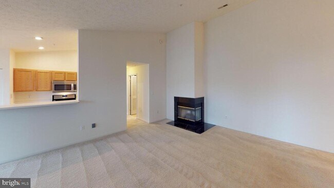 Building Photo - 2443 Blue Spring Ct