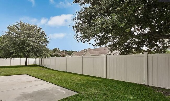 Building Photo - EXCELLENT LOCATION! 5 Bedroom home in gate...